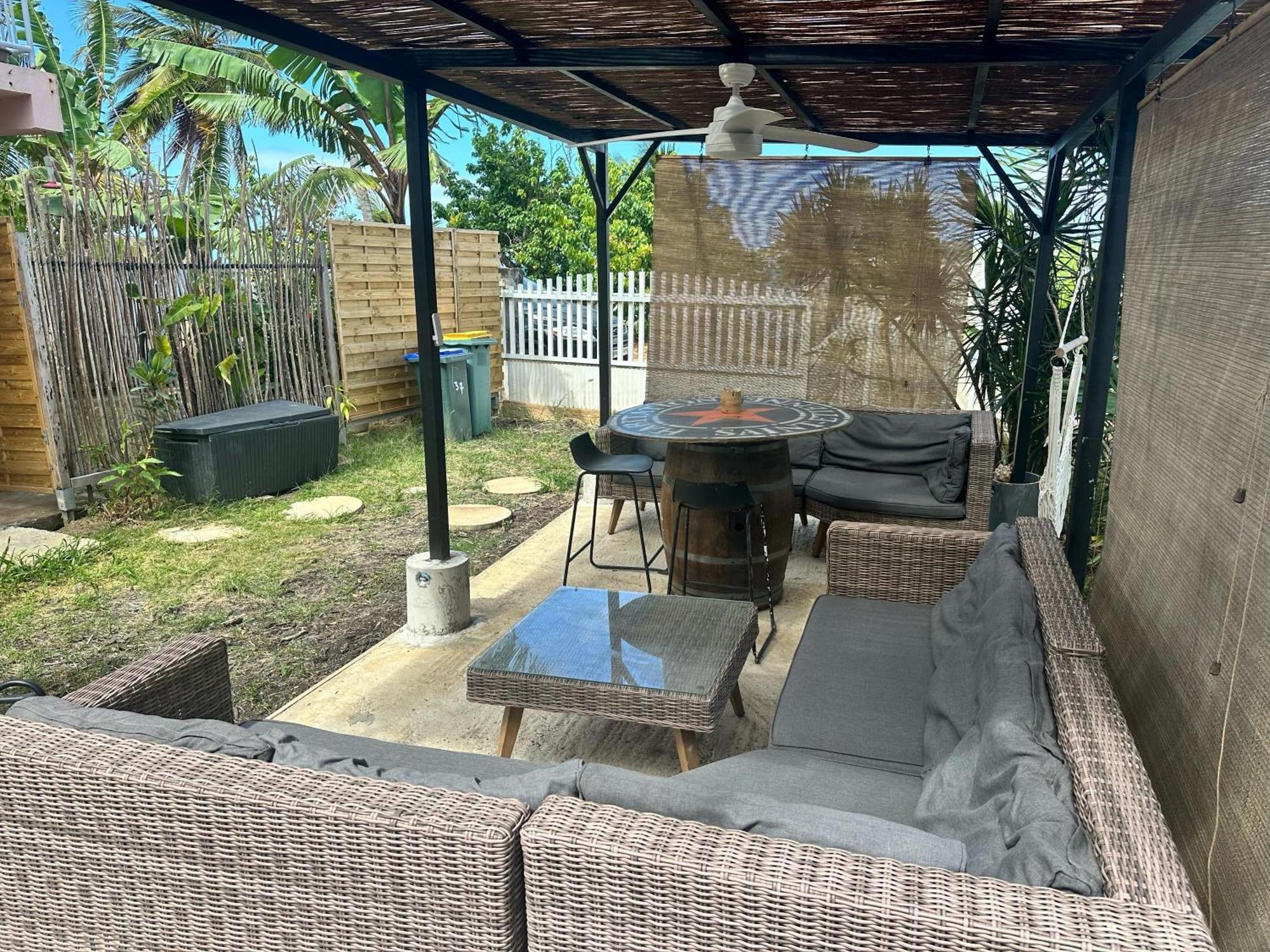 Kozy Kaz - Les Pieds Dans L Eau Apartment La Trinite Ngoại thất bức ảnh